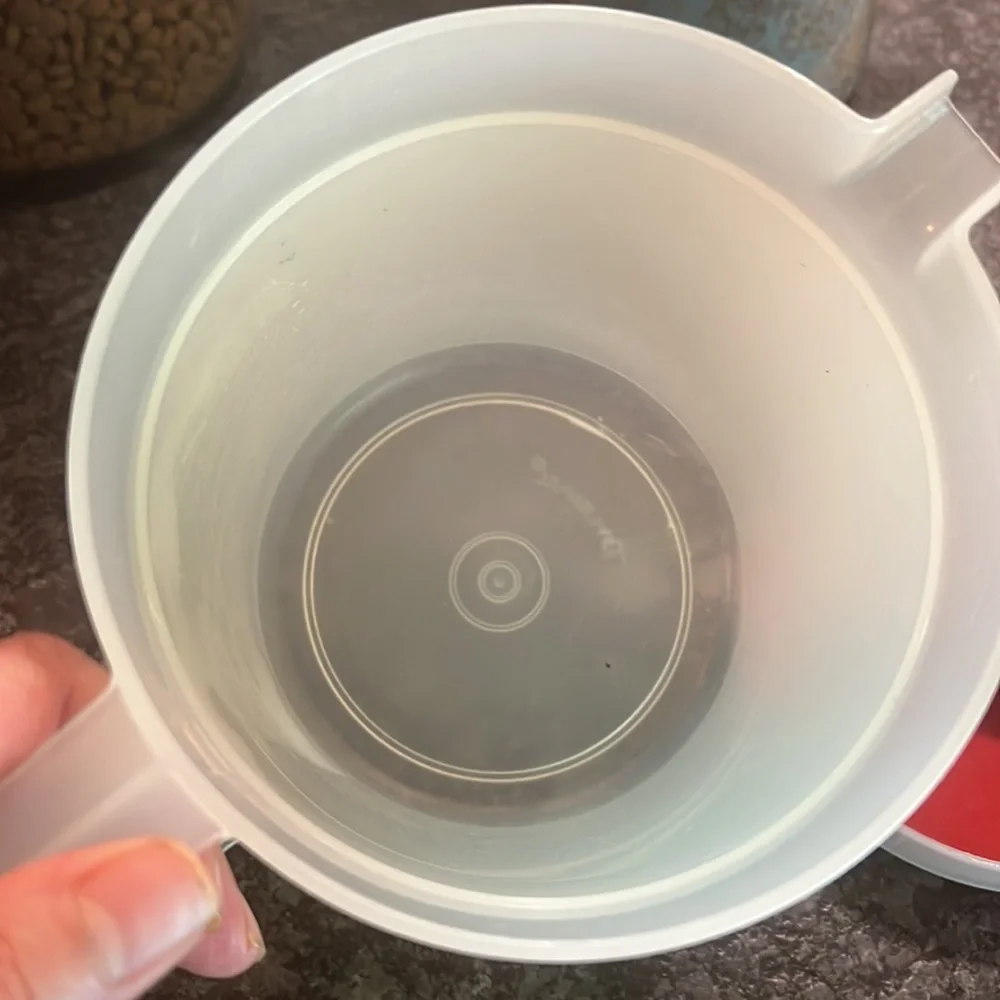 1.5 Qt Vintage Tupperware pitcher. In excellent like new condition. Red …